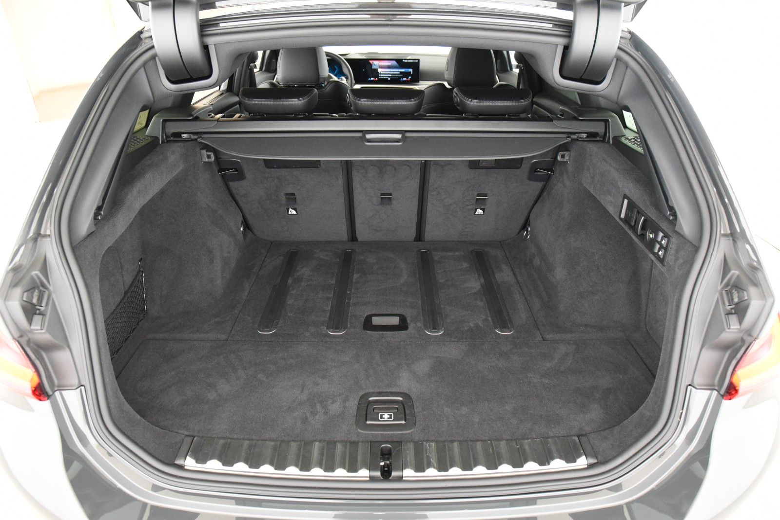 BMW 320d Touring xDrive M Sport - Samsaru's Car Outlet