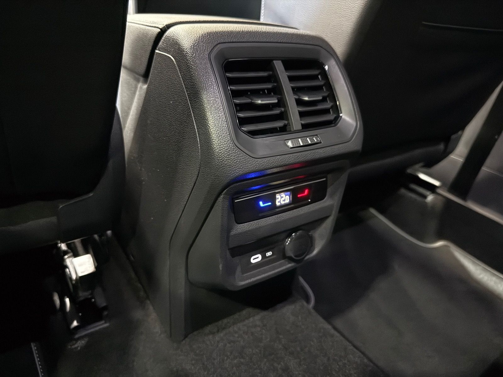 Volkswagen Tiguan R-Line 1.5 TSI DSG - Samsaru's Car Outlet
