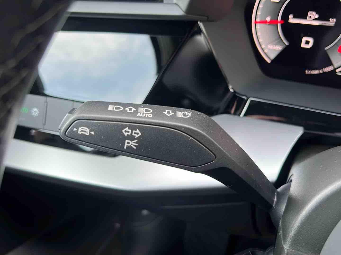 Audi A3 1.5 TSI S-Line S-tronic *Navi, ACC, SHZ, App*