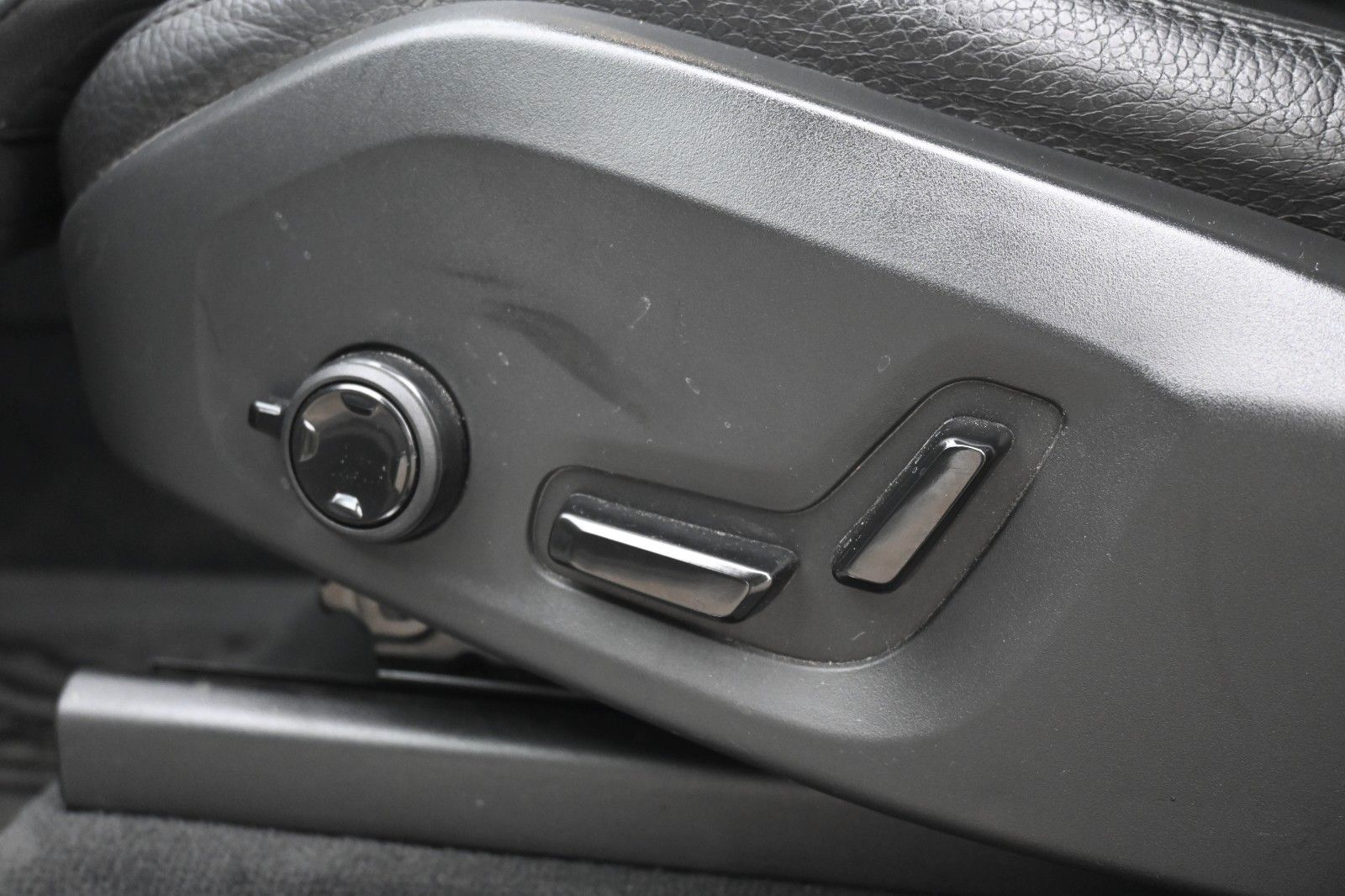 Volvo XC90 T8 AWD Inscrip. - Samsaru's Car Outlet