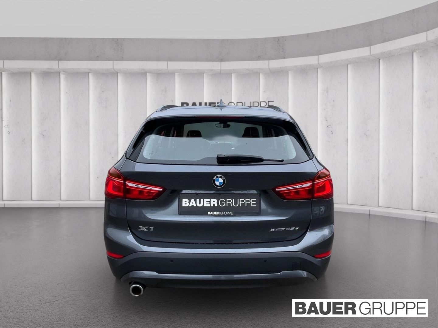 BMW X1 xDrive25e Memory Sportsitze Komfortzugang - Samsaru's Car Outlet