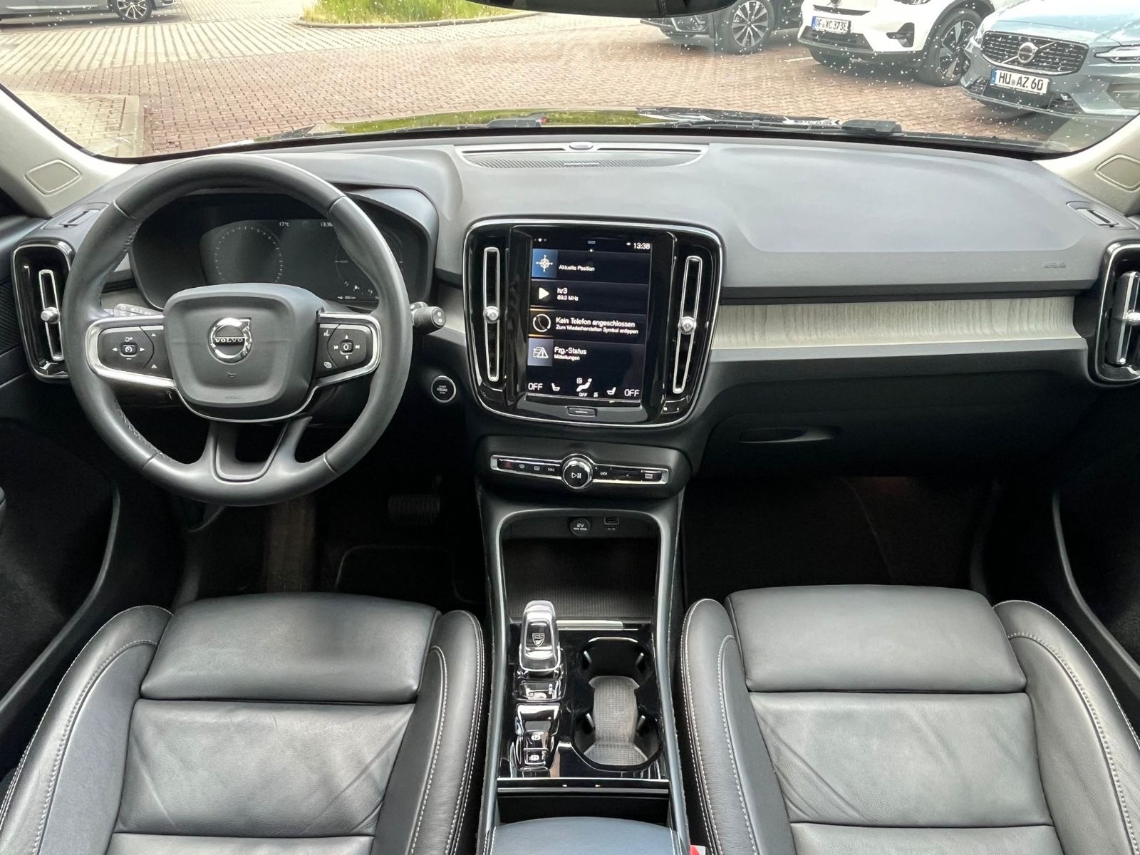 Volvo XC40 T5 Recharge Inscription - Samsaru's Car Outlet