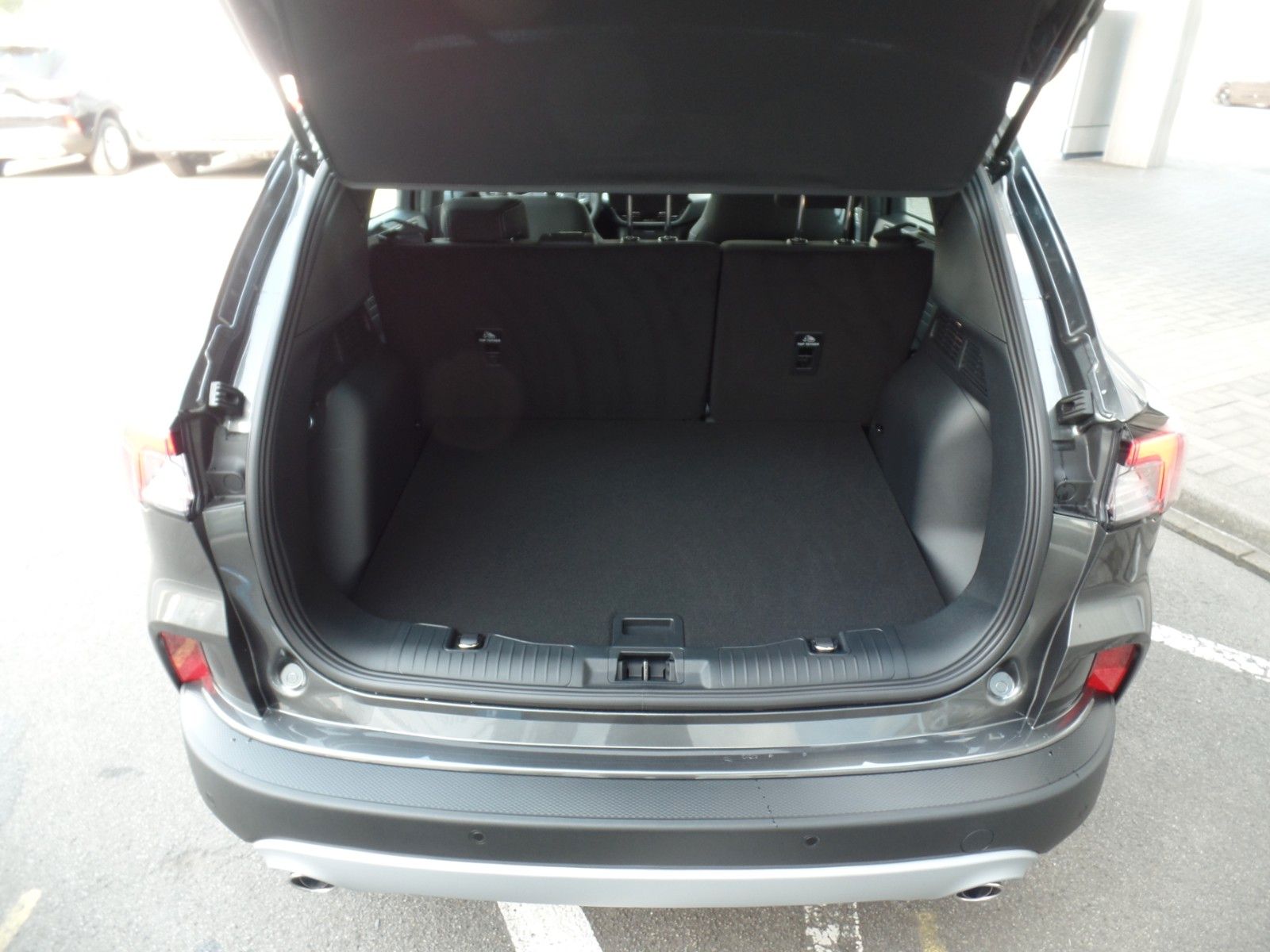 Ford Kuga 2.0l - Samsaru's Car Outlet