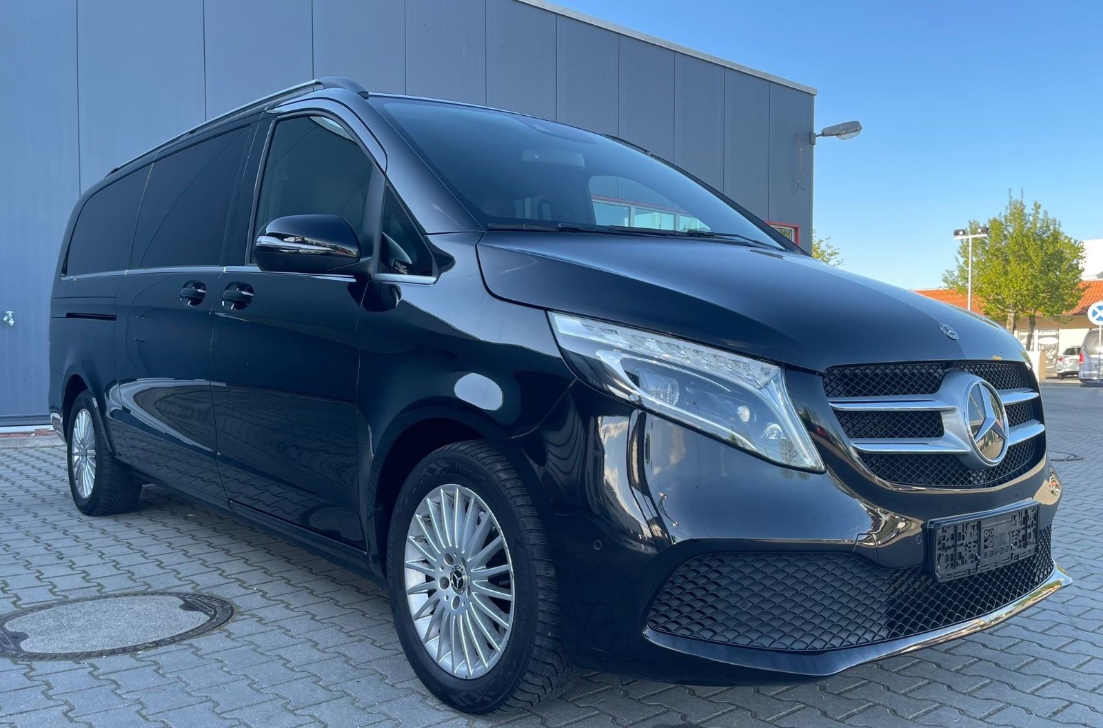 Mercedes-Benz V 250d AVANTGARDE - Samsaru's Car Outlet