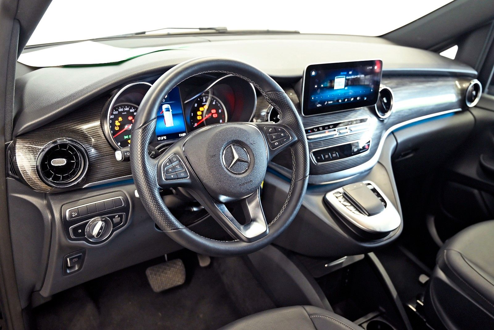 Mercedes-Benz V 300 d 4x4 AVANTGARDE - Samsaru's Car Outlet