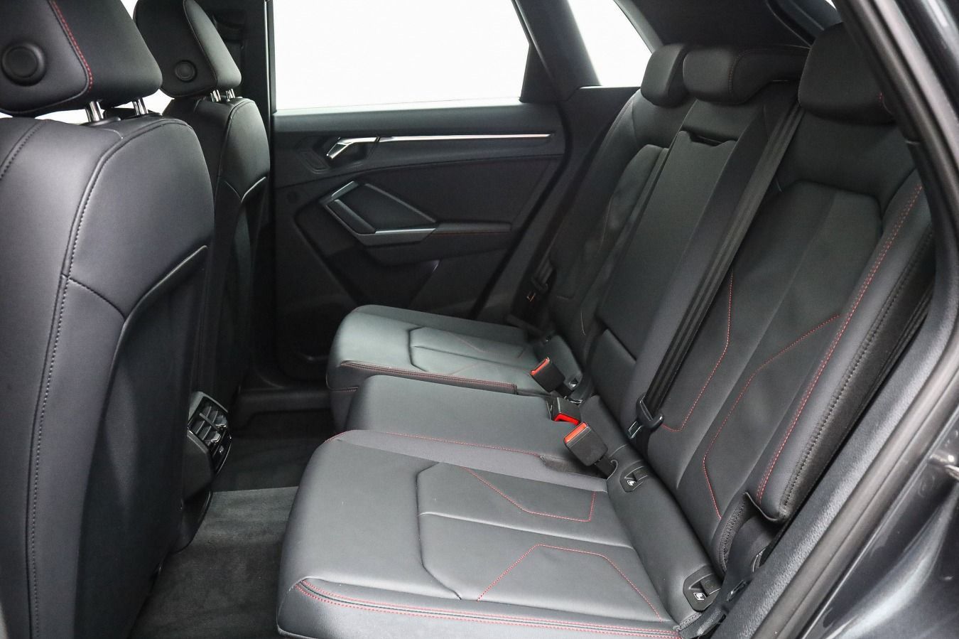 Audi Q3 S line black 45 TFSI qu. Assist, Navi, Sound