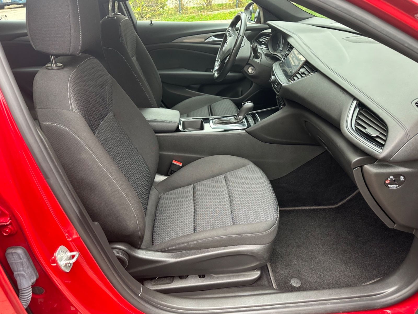 Opel Insignia Sports Business - Samsaru's Car Outlet