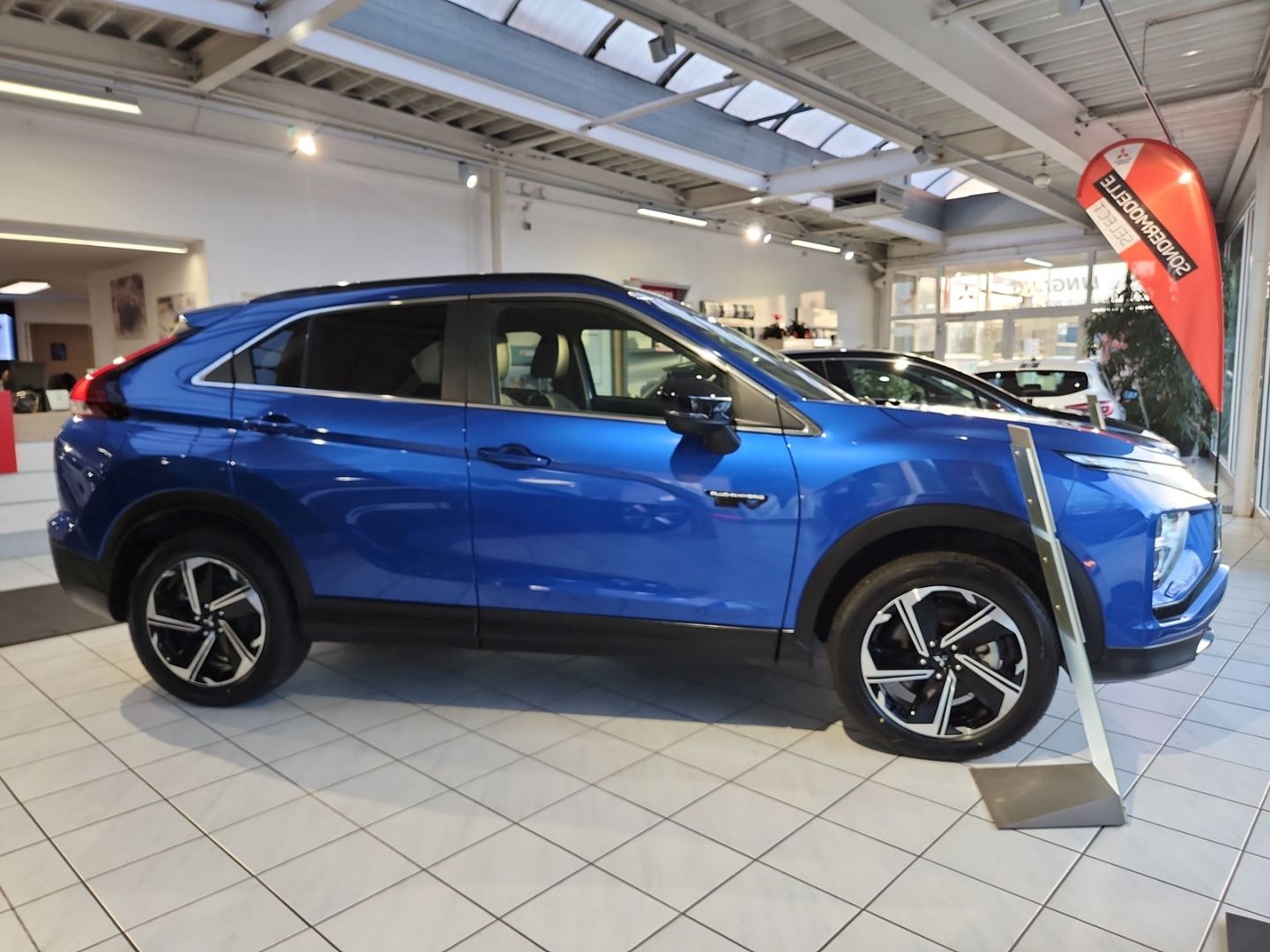 Mitsubishi Eclipse Cross Plug-In Hybrid Select Black WR Gar