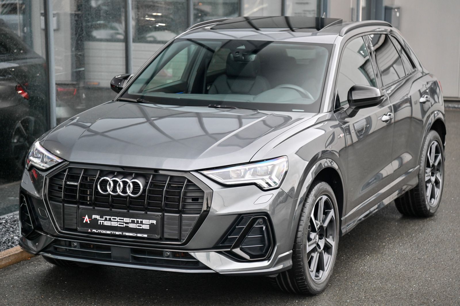 Audi Q3 40 TFSI quattro S line - Samsaru's Car Outlet