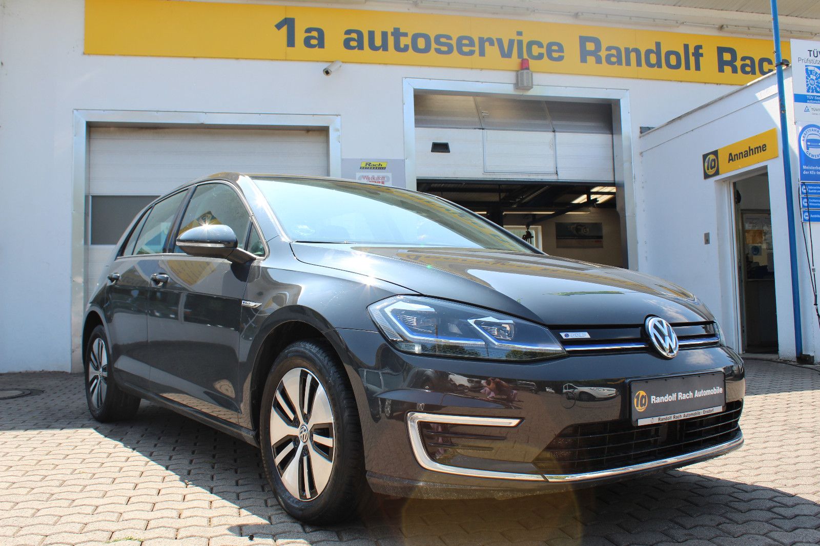Volkswagen Golf VII e-Golf - Samsaru's Car Outlet