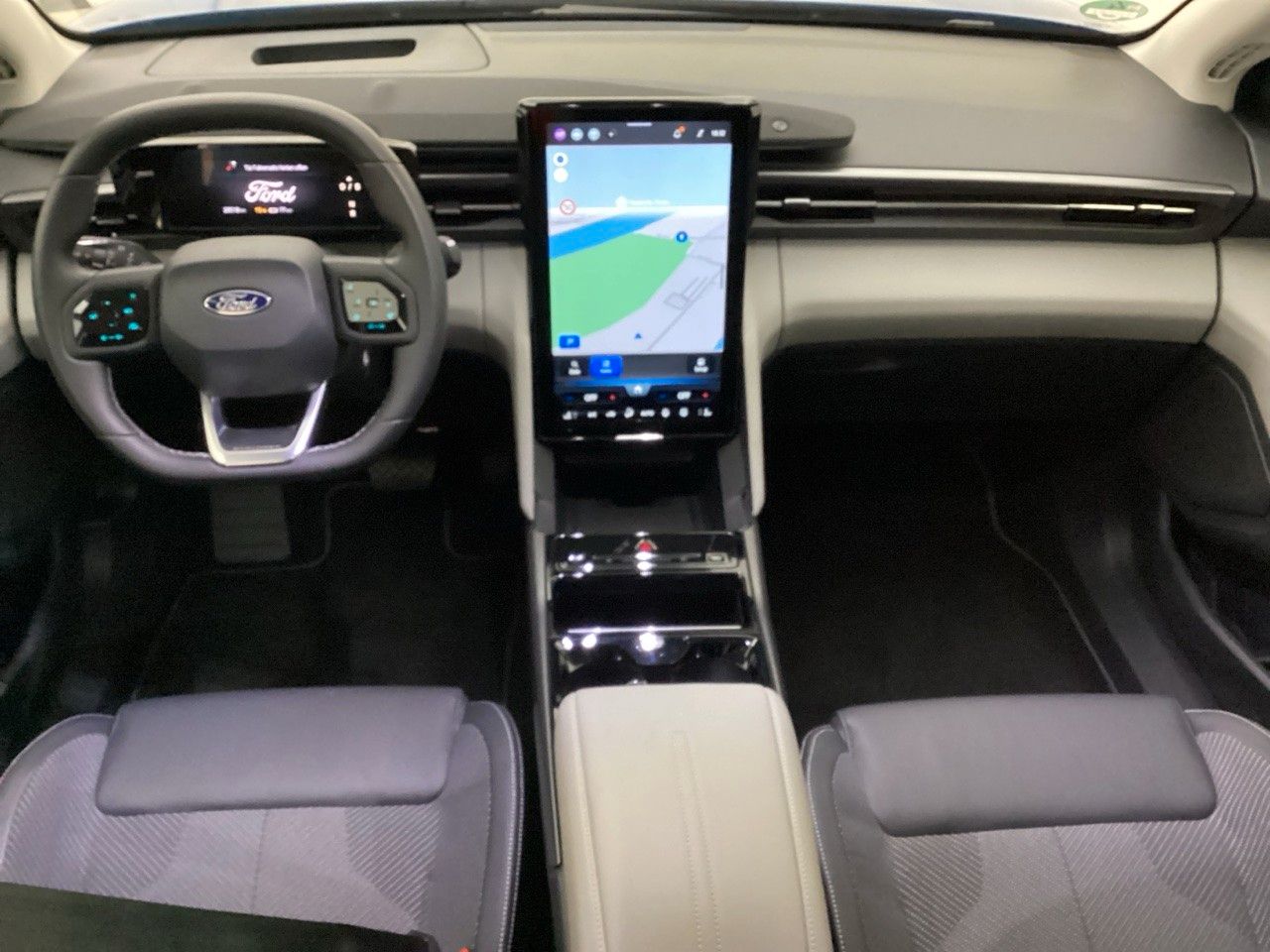 Ford Explorer AWD 79kWh Auto./360-KAMERA/ACC/HEAD-UP/