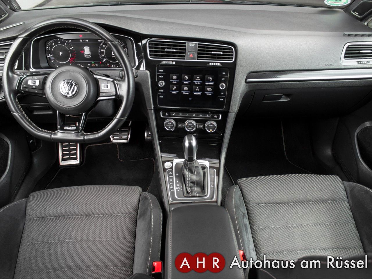 Volkswagen Golf VII Lim. R 4Motion - Samsaru's Car Outlet