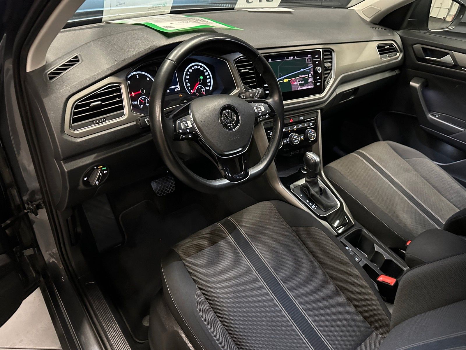 Volkswagen T-Roc 2.0 TDI DSG Style - Samsaru's Car Outlet