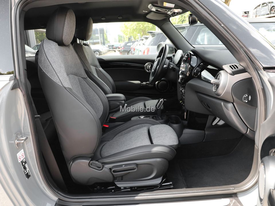 MINI Cooper SE Classic - Samsaru's Car Outlet