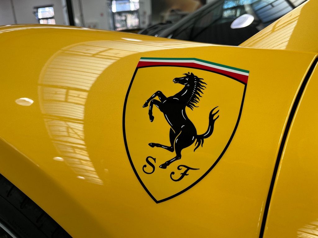 Ferrari F8 Spider - Samsaru's Car Outlet