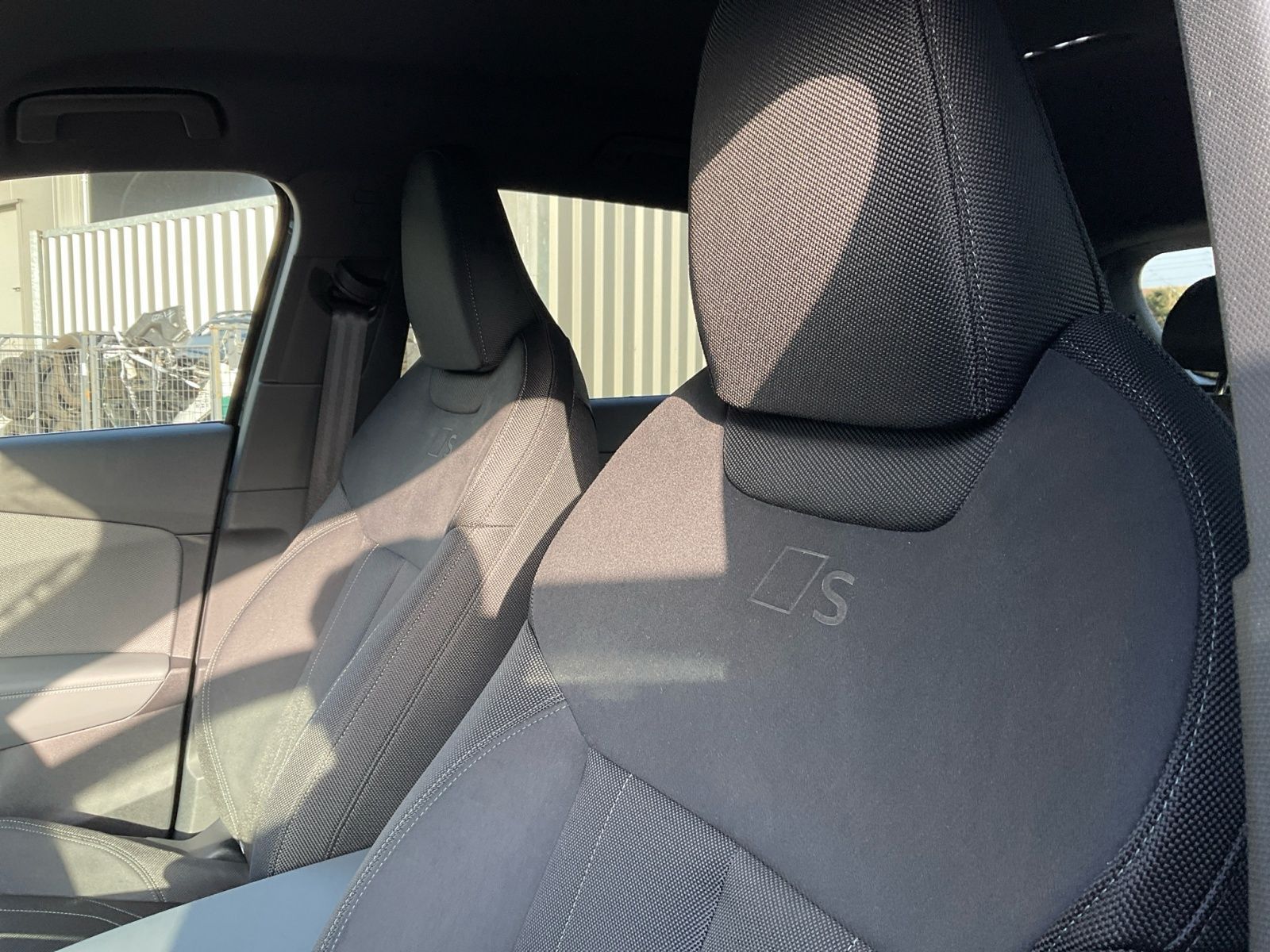 Audi Q3 SUV e-hybrid 2x S line MATRIX AHK HUD SONOS