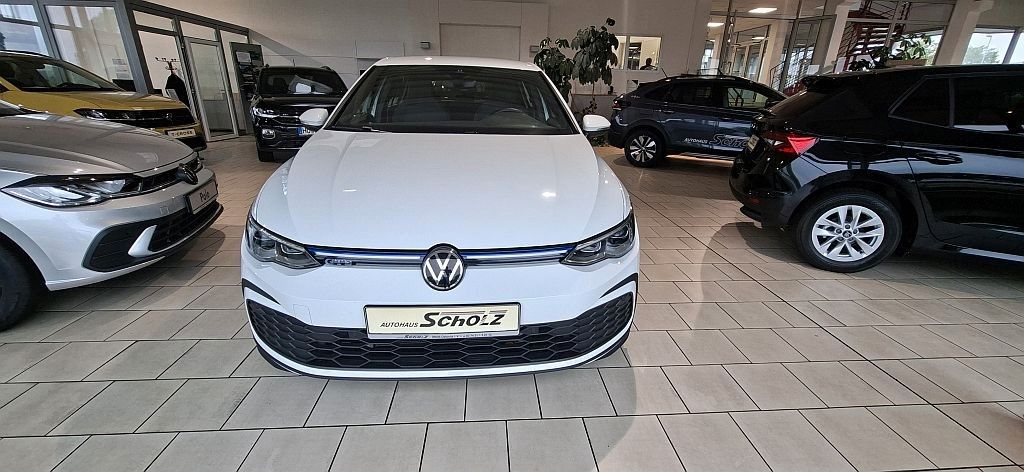 Volkswagen Golf VIII GTE eHybrid - Samsaru's Car Outlet