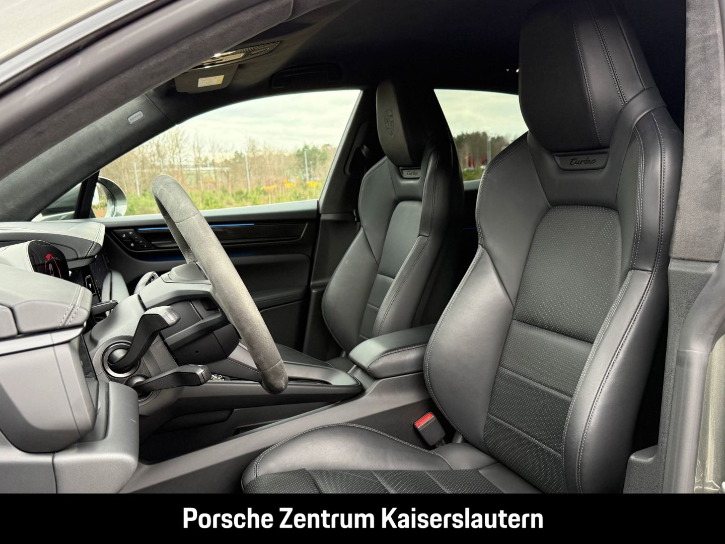 Porsche Macan Turbo 22-Zoll Rückfahrkamera LED-Matrix