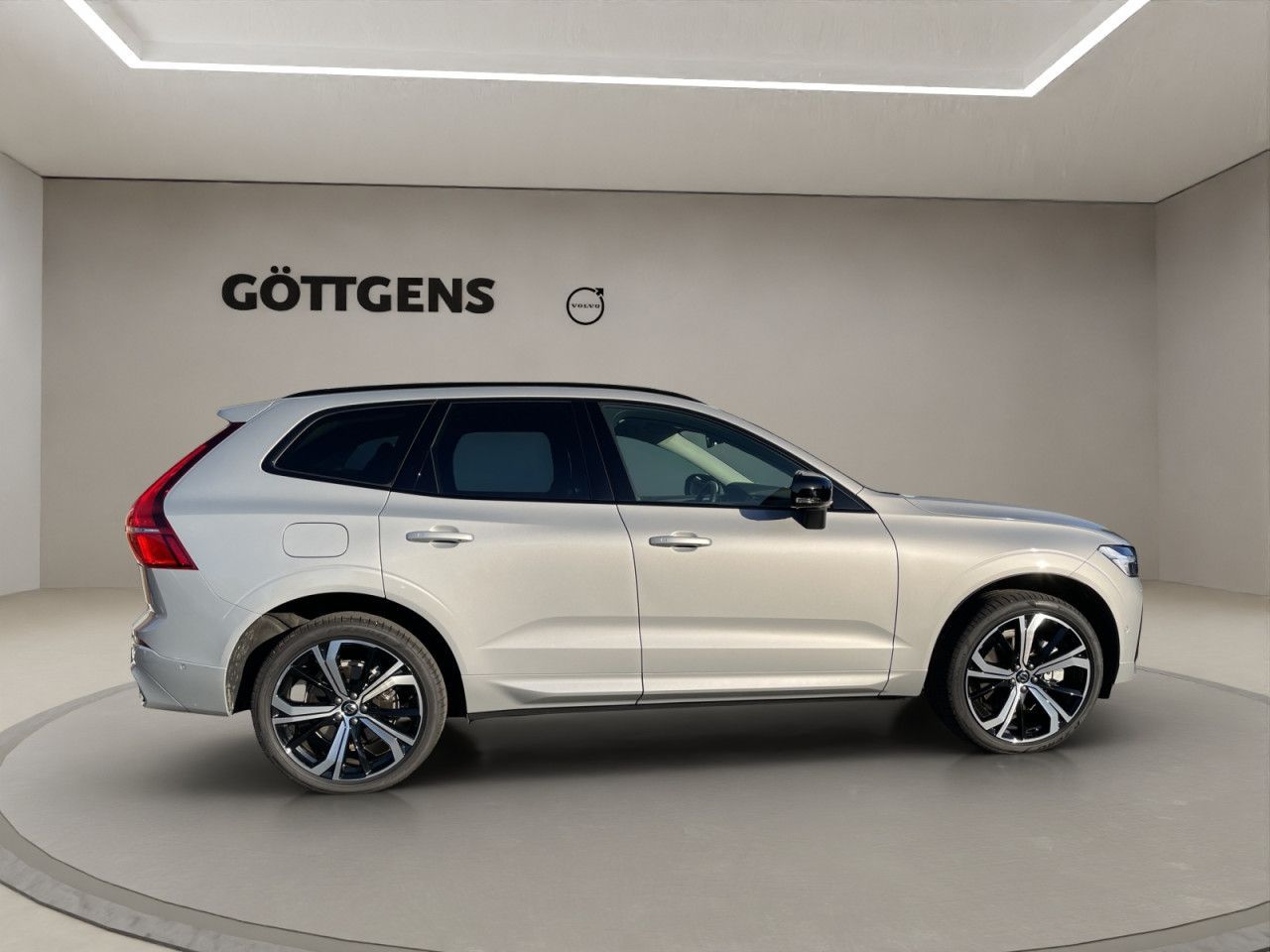 Volvo XC60 T8 AWD Ultra Dark LUFT AHK MASSAGE 21LM