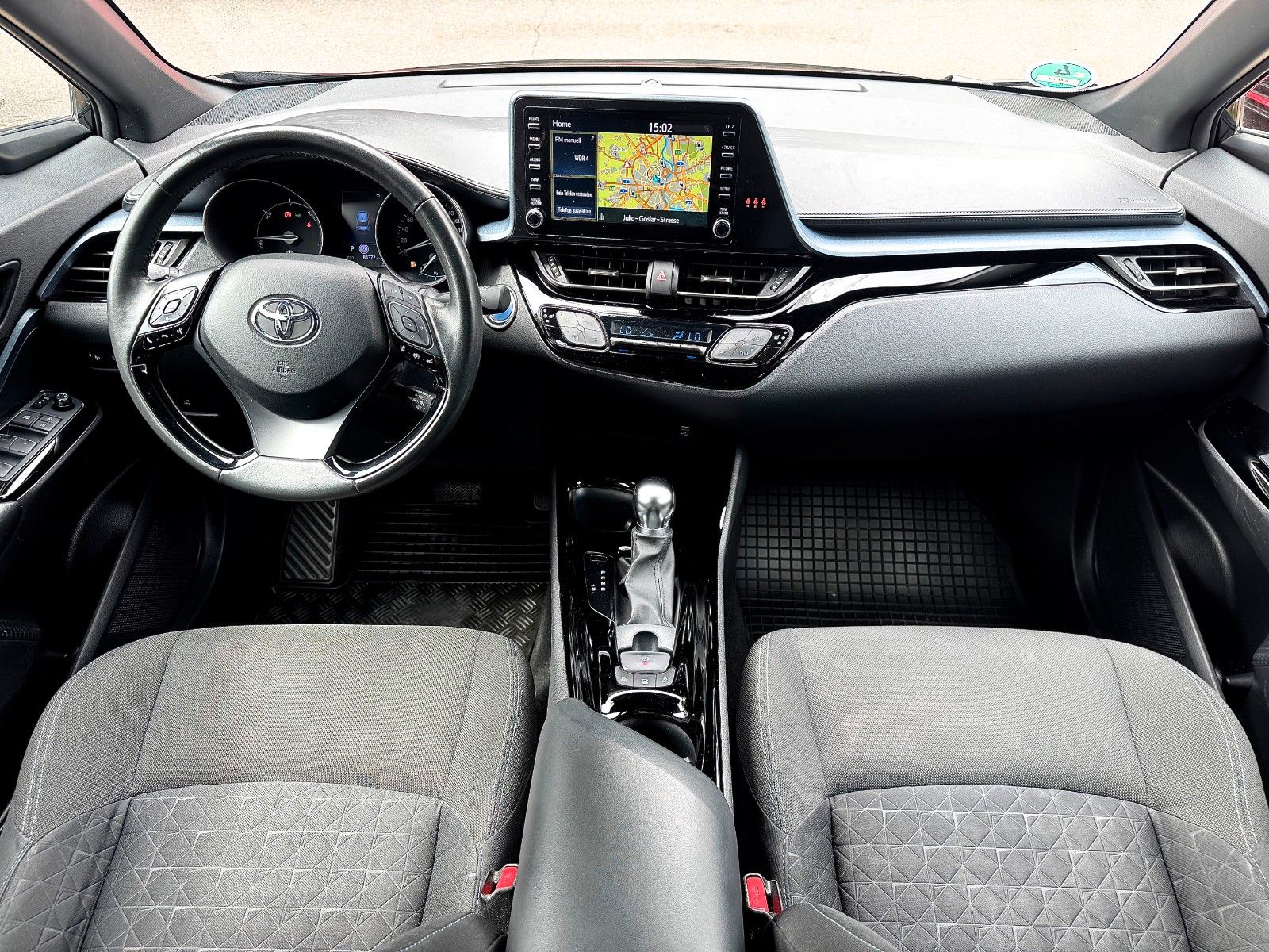 Toyota C-HR 2.0 Hybrid - Samsaru's Car Outlet