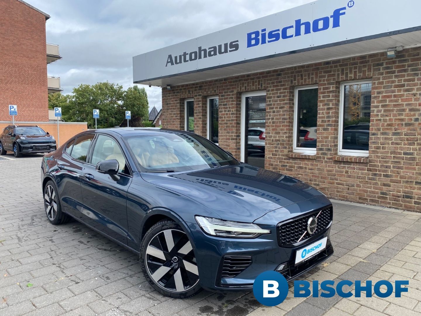 Volvo S60 T8 Ultimate Dark Plug-In Hybrid AWD 360 Bowe