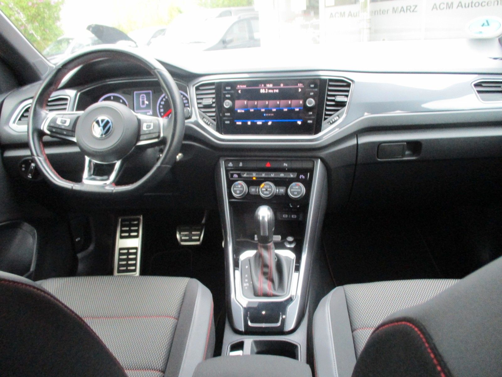 Volkswagen T-Roc Sport - Samsaru's Car Outlet