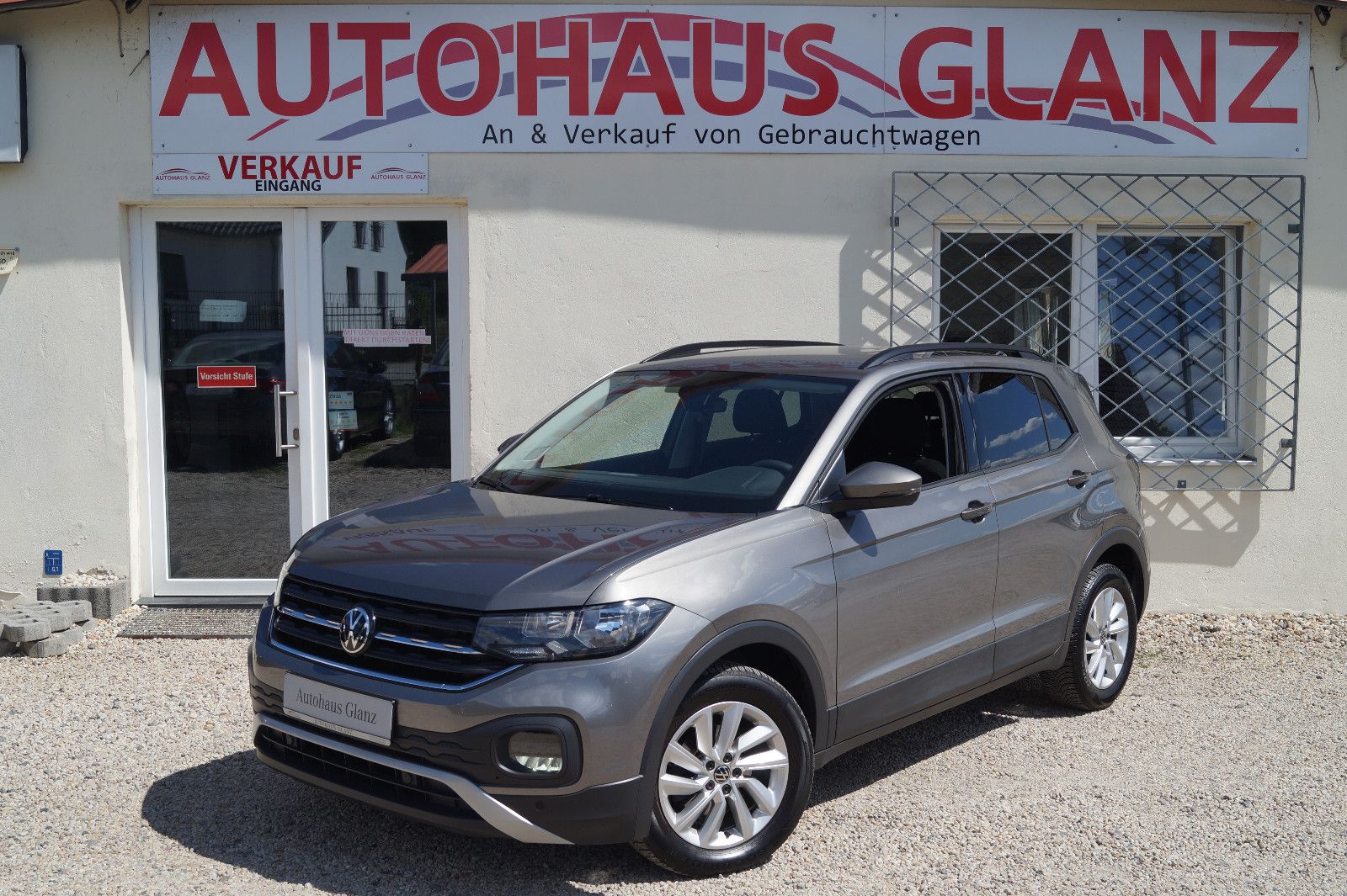 Volkswagen T-Cross Life DSG - Samsaru's Car Outlet
