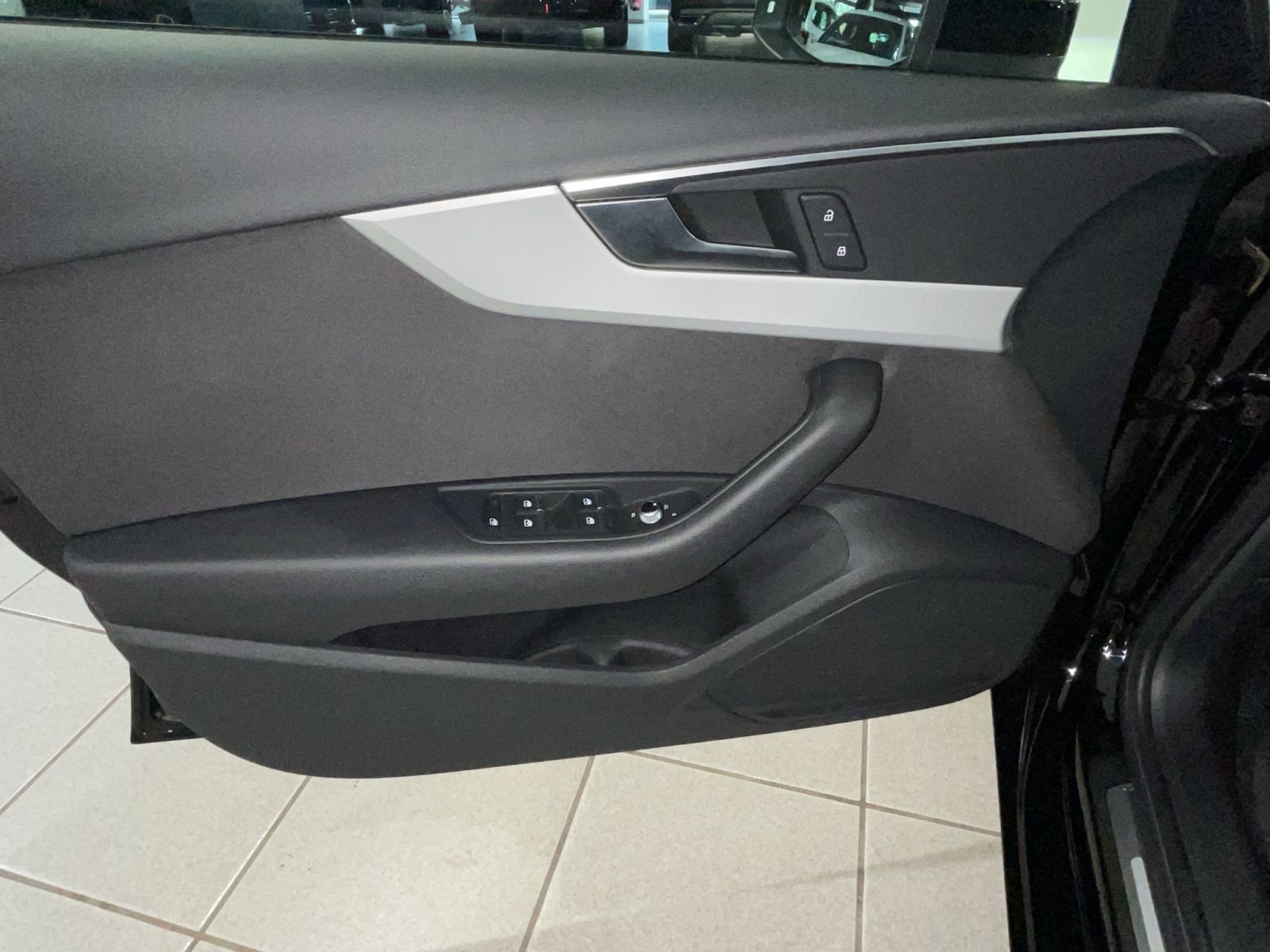 Audi A4 Avant 40 TDI quattro S tronic - Samsaru's Car Outlet
