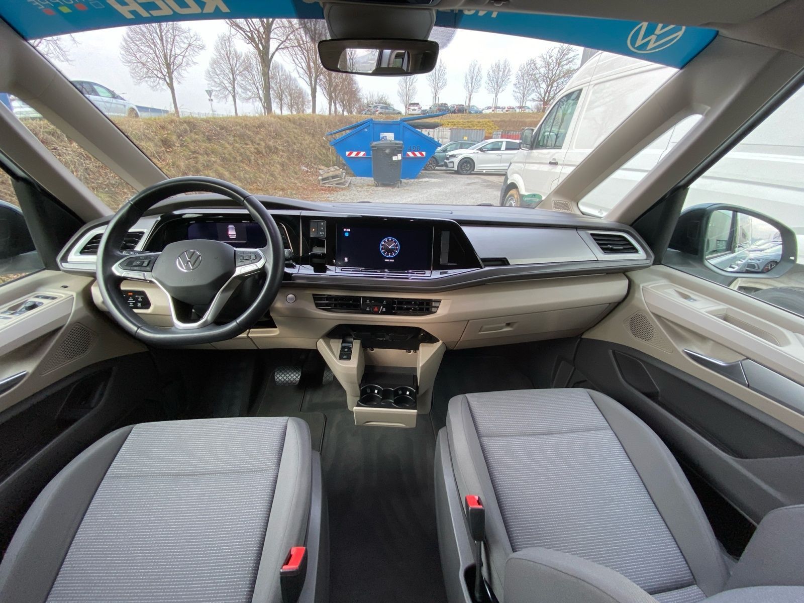 Volkswagen T7 Multivan eHybrid - Samsaru's Car Outlet