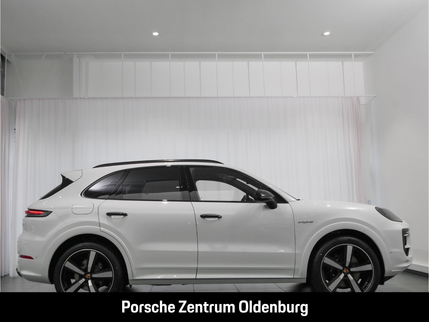 Porsche Cayenne E-Hybrid InnoDrive AHK Sportabgas 18 Weg