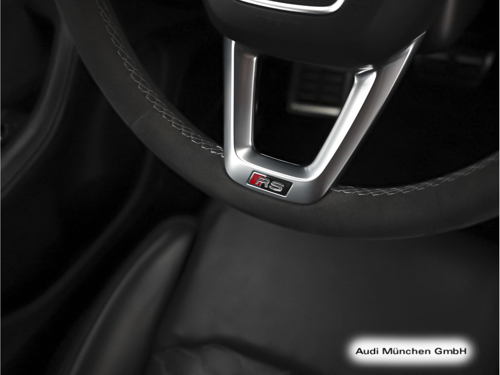 Audi RS Q8 Dynamik+/Keramik/Carbon/StdHzg/AHK/B&O