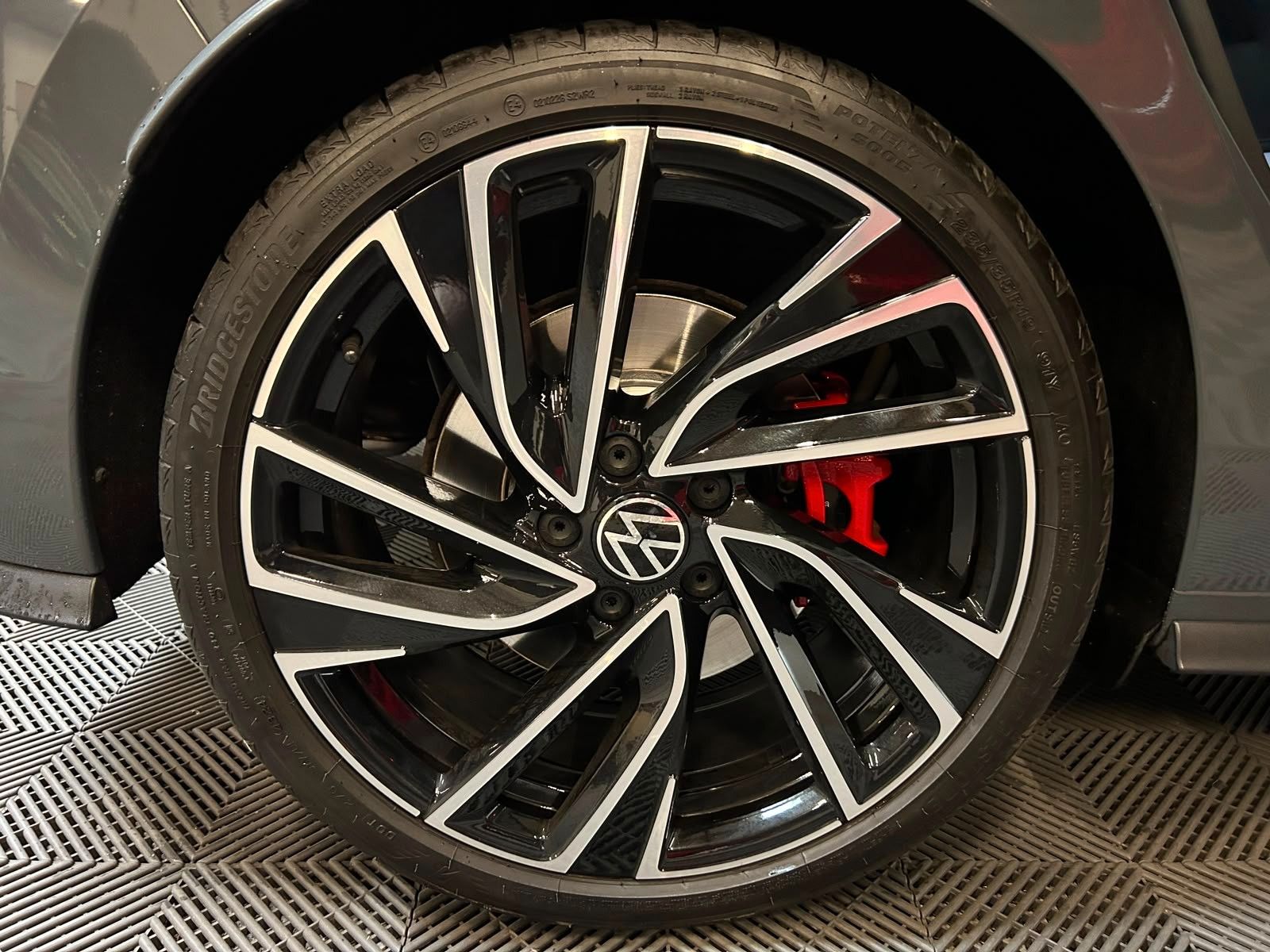 Volkswagen Golf VIII Lim. GTI  245PS *ACC-VirtCo-AHK-H&K*