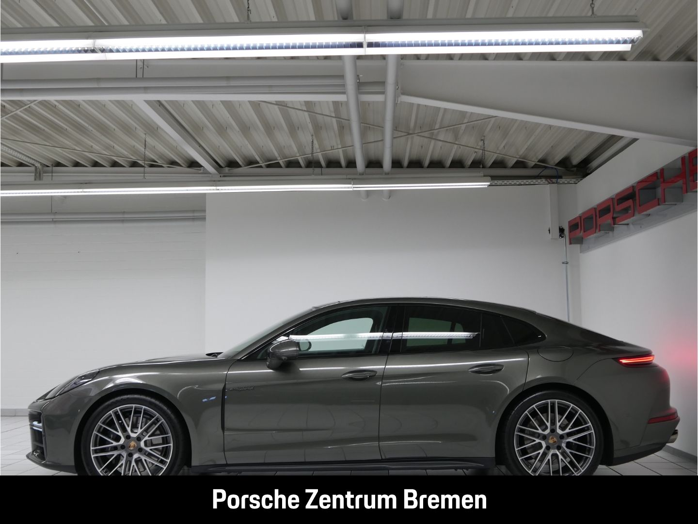 Porsche Panamera 4 E-Hybrid Luftfederung  Panodach Memor