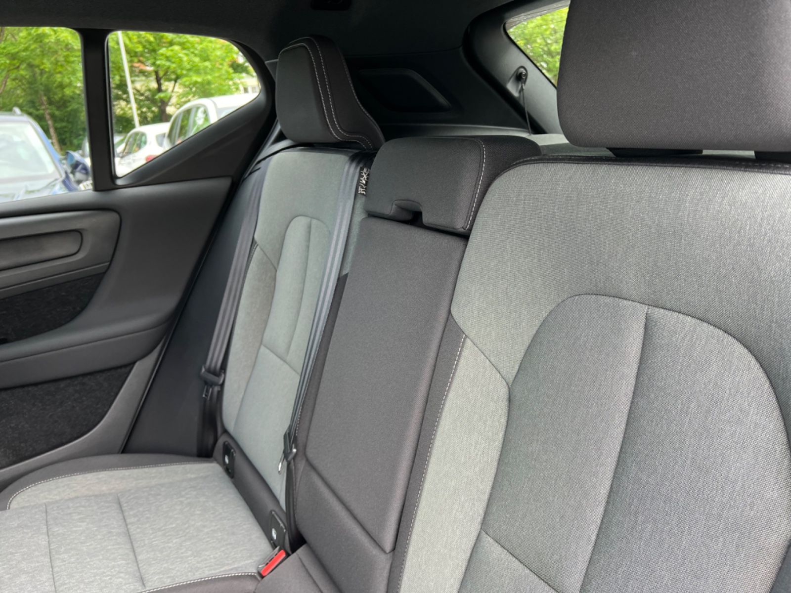 Volvo XC40 T3 Momentum Pro - Samsaru's Car Outlet