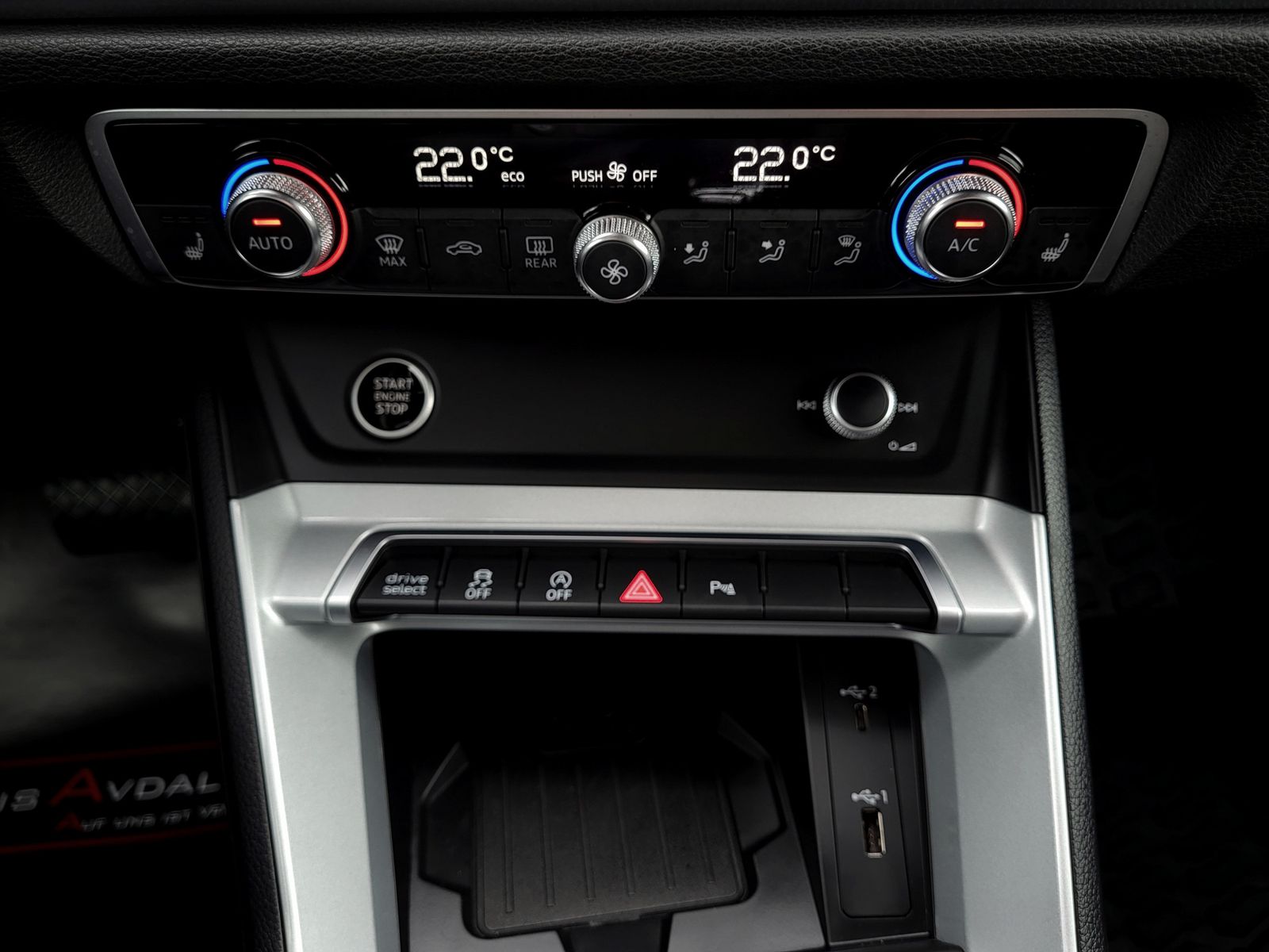 Audi Q3 45 TFSI qu. advanced - Samsaru's Car Outlet