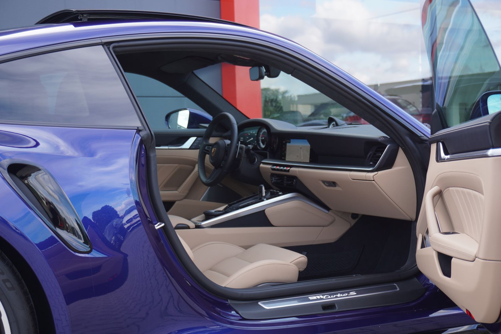 Porsche 992 Turbo S Sport Design - Samsaru's Car Outlet