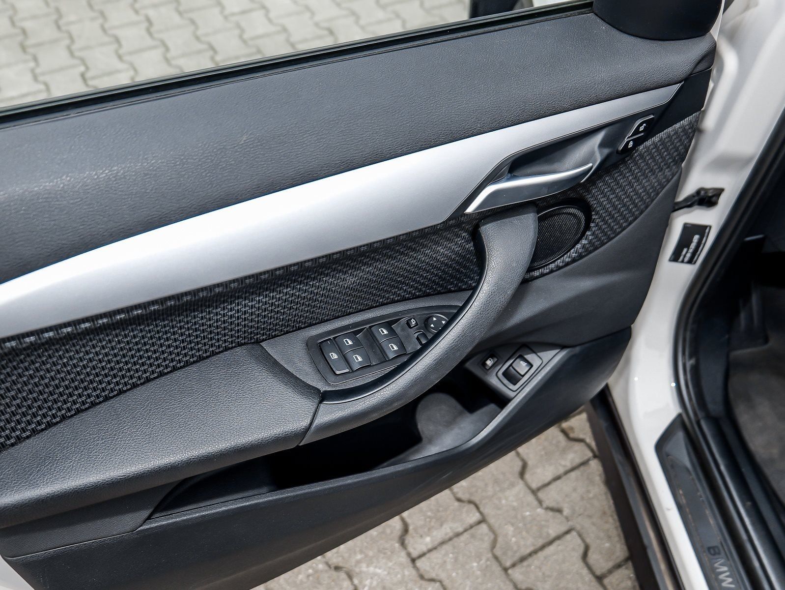 BMW X1 xDrive25e - Samsaru's Car Outlet