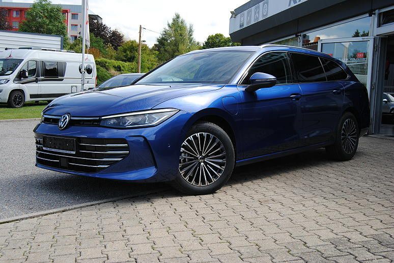 Volkswagen Passat 1.5 eHybrid DSG Elega.AHK.Navi-Max.HUD