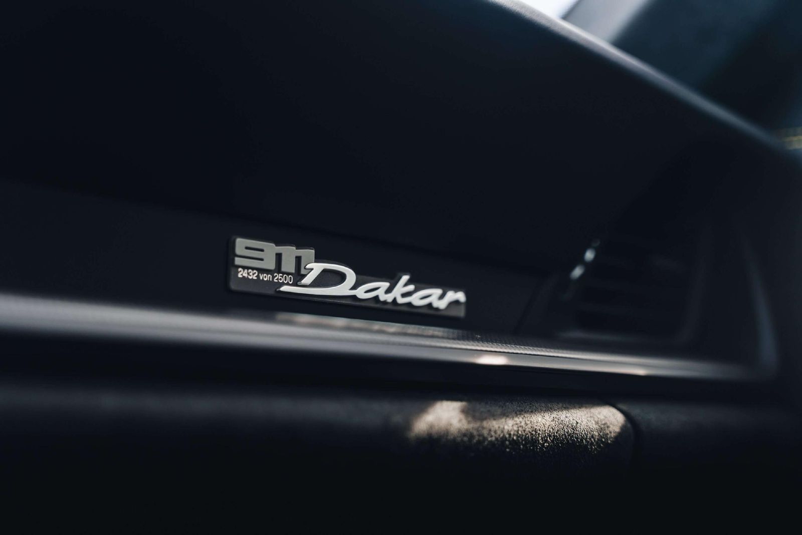 Porsche 992 Dakar / GT-Silver / Carbon / VAT