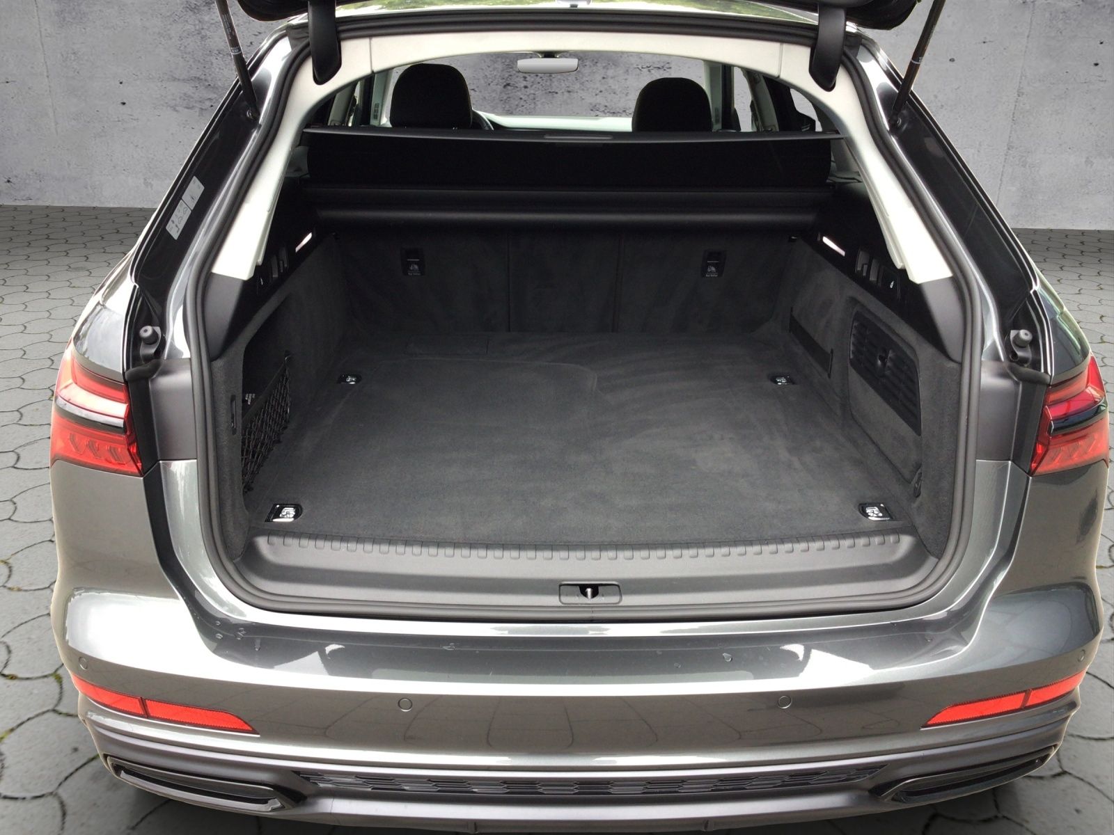 Audi A6 Avant 55 TFSIe quattro S-tronic - Samsaru's Car Outlet