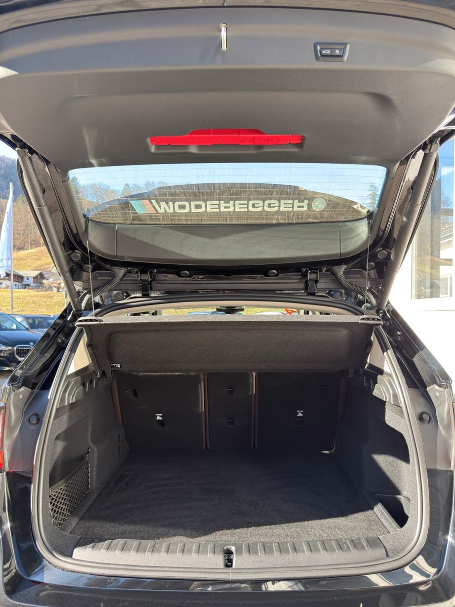 BMW X1 xDrive23i - Samsaru's Car Outlet