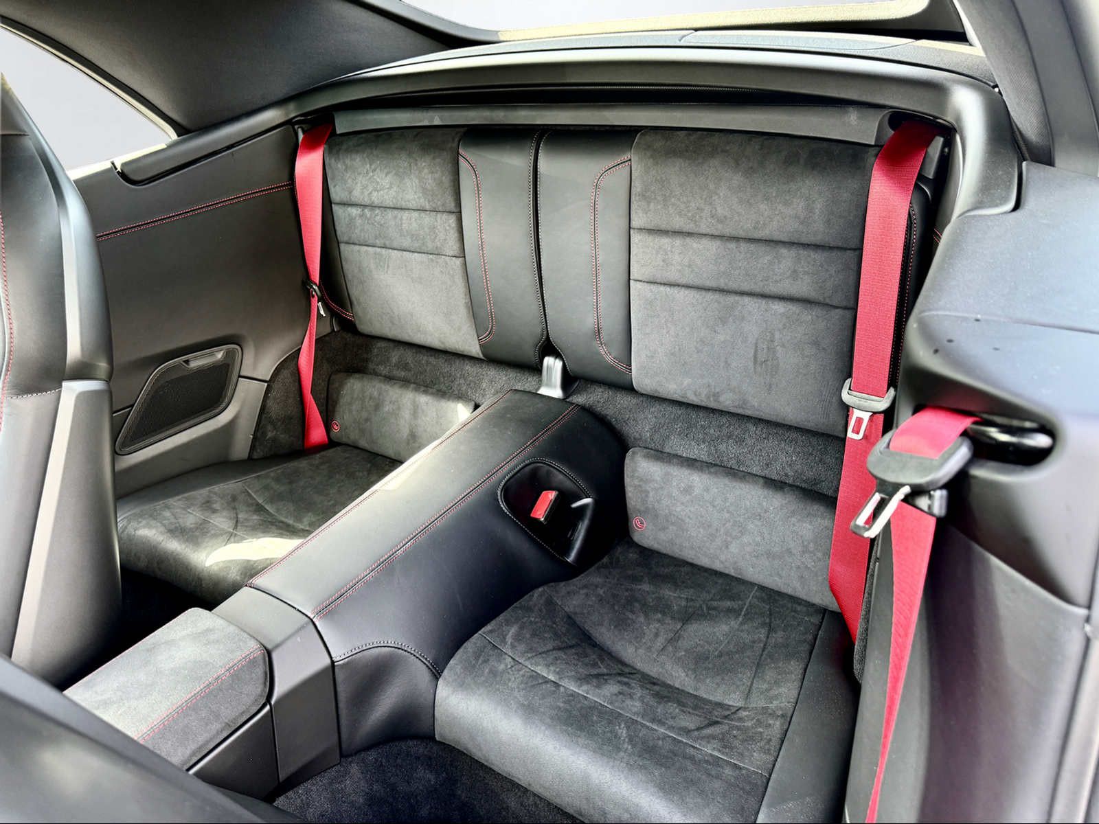 Porsche 992 CARRERA 4 GTS-CARBON-BOSE-LIFTS-1HD-360°-20´