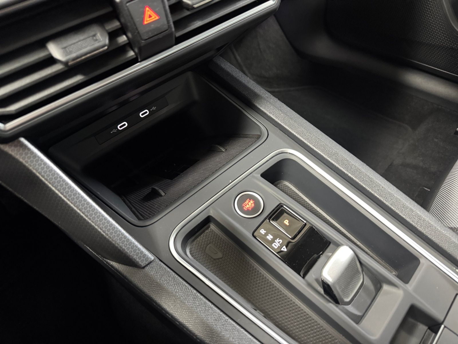 Seat Leon ST 2.0 TDI DSG Style AHK LED Navi