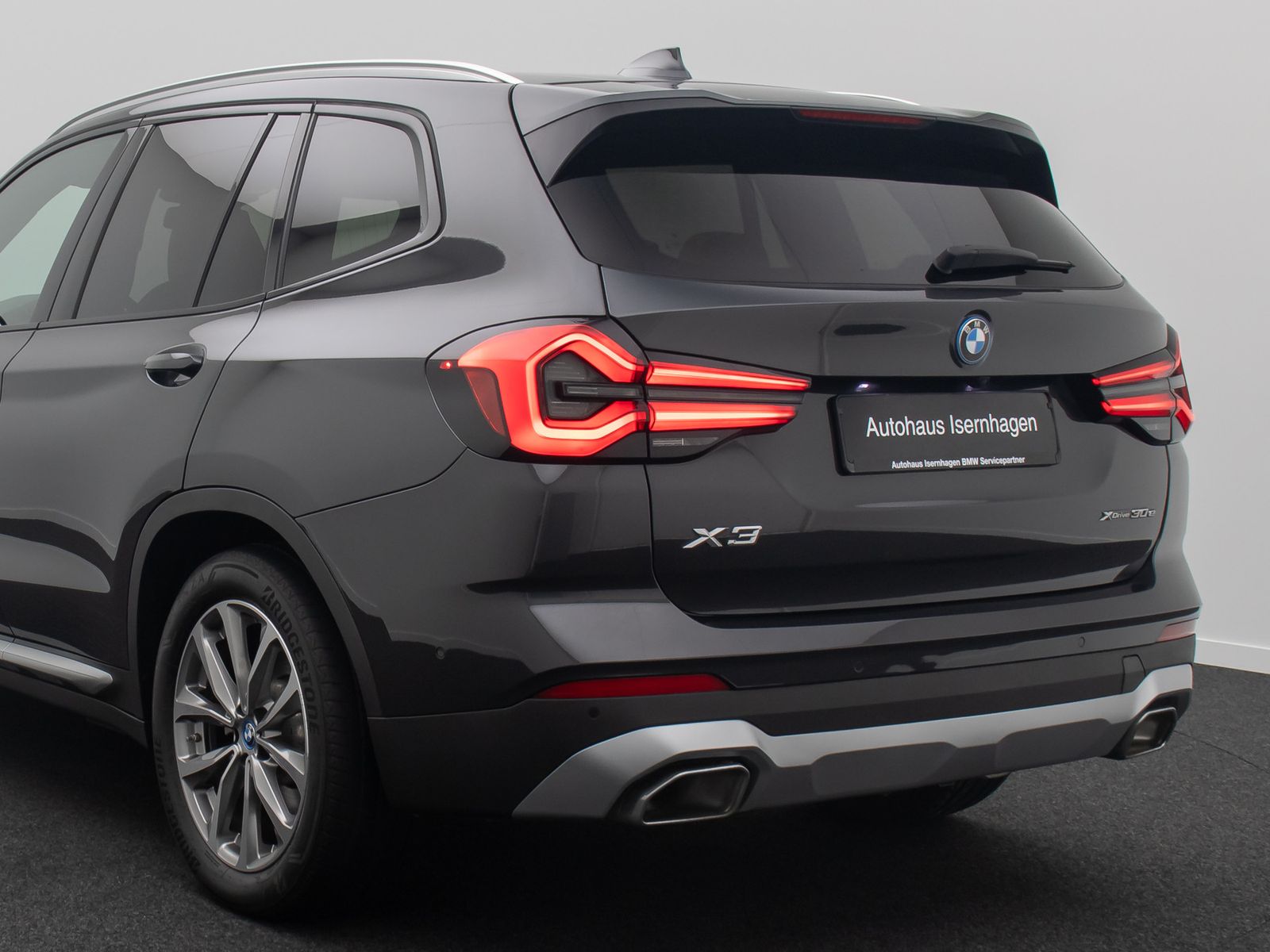 BMW X3 xD30e Kamera AHK HUD DAB Sport Panoram 19Zoll