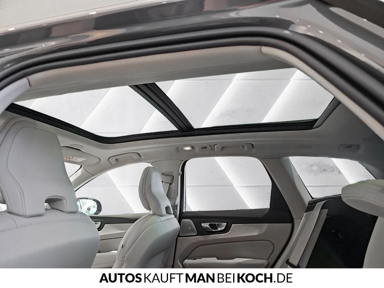 Volvo XC60 T8 AWD Plug-in Hybrid Ultra Dark