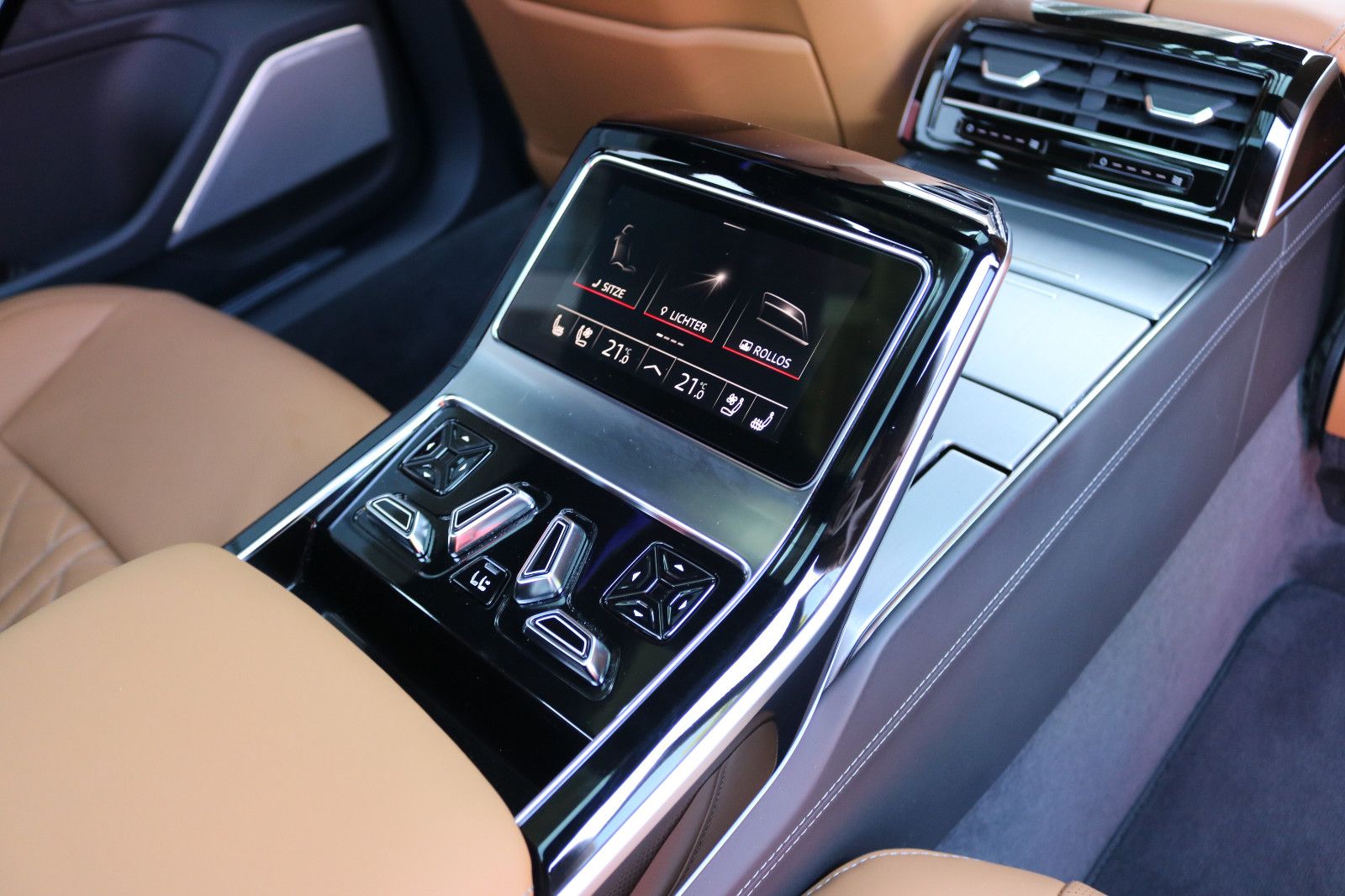 Audi A8 L 60 TFSI e Lang S line - Samsaru's Car Outlet
