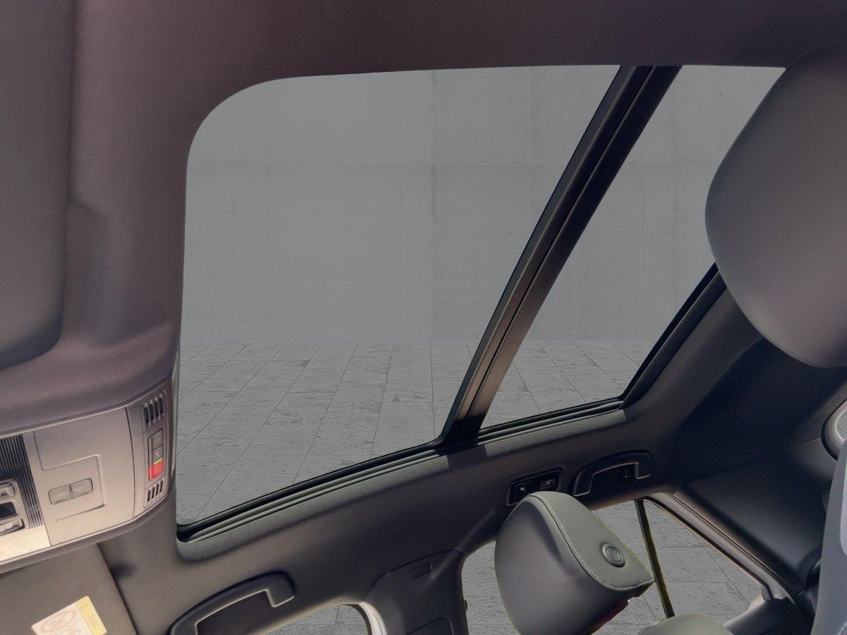 Volkswagen T-Roc 1.5 TSI R-LINE - Samsaru's Car Outlet