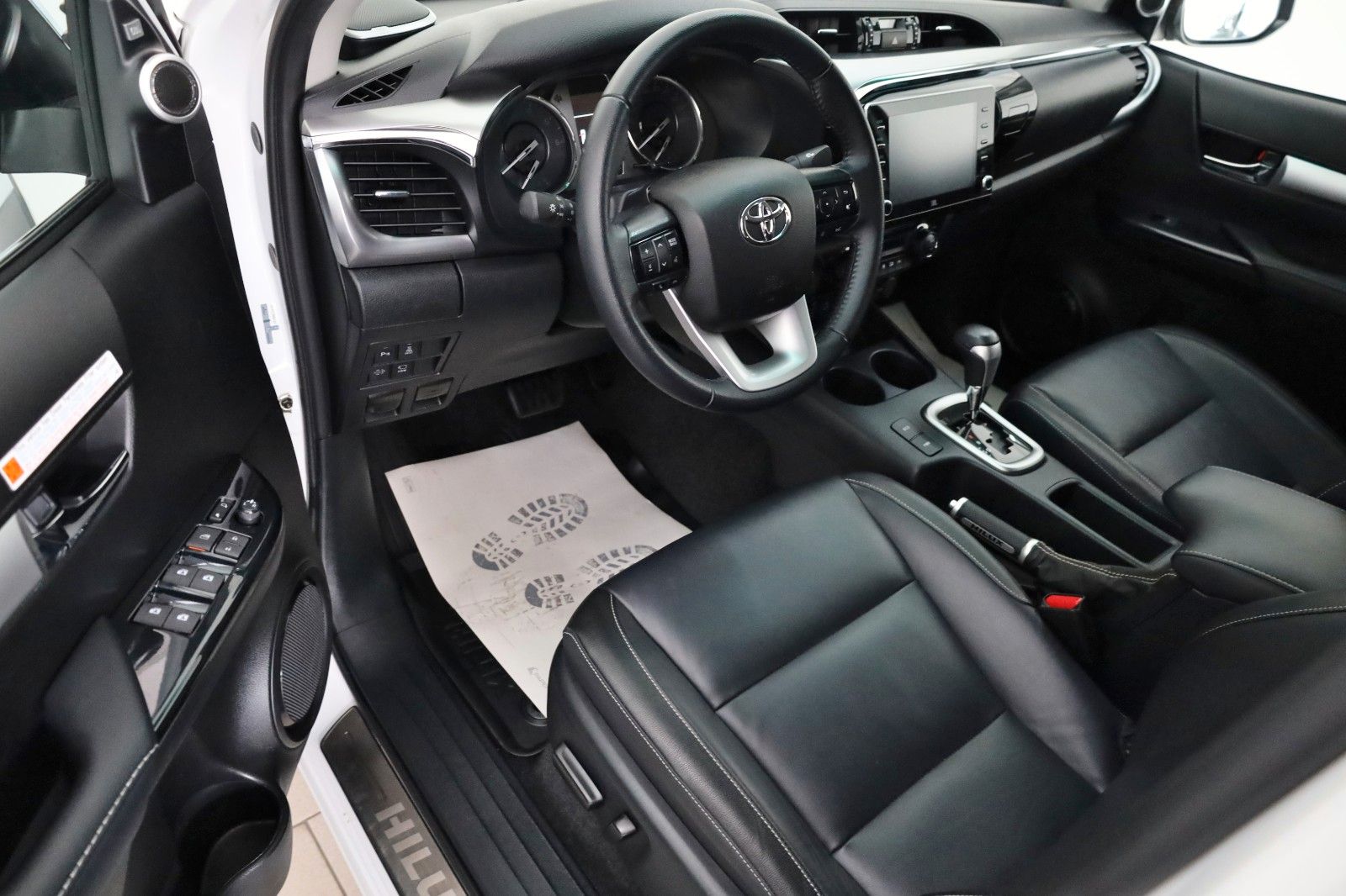 Toyota Hilux 2.8 Executive,Leder,Navi, HardTop,LED,Kam.