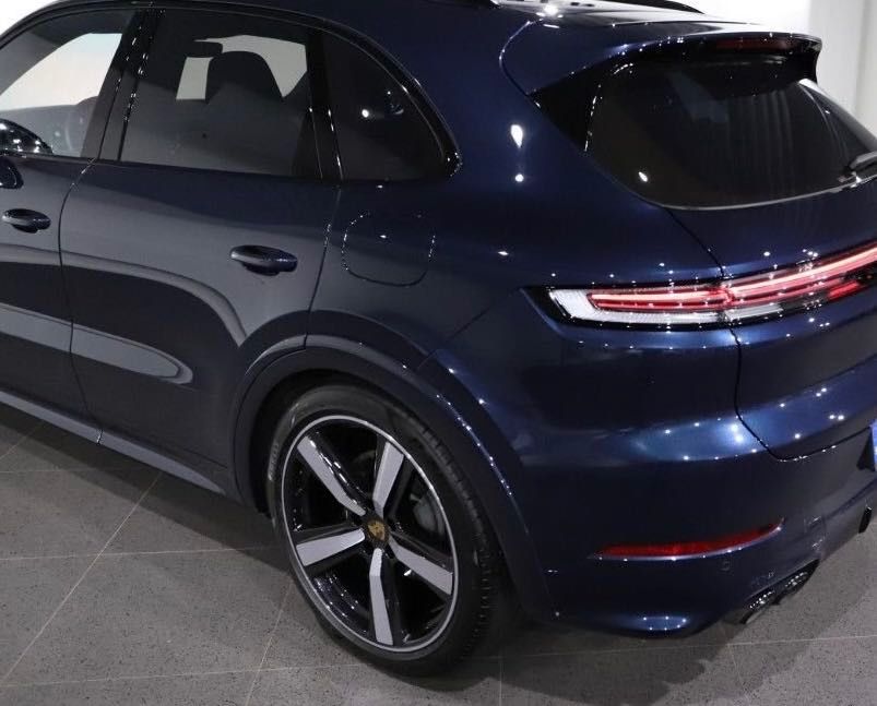 Porsche Cayenne E-Hybrid 470HP PANO 22" PASS-DISPLAY VAT