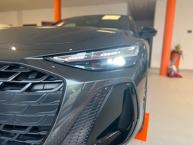 Audi A6 Avant 2.0 TDI 40 *S-Line-Neues Modell*2600 KM